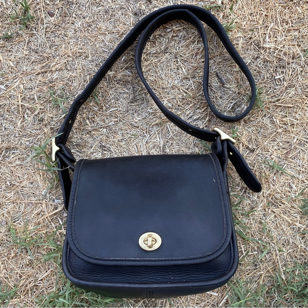 Vintage coach black leather legacy trail bag 9965 small turnlock flap cute